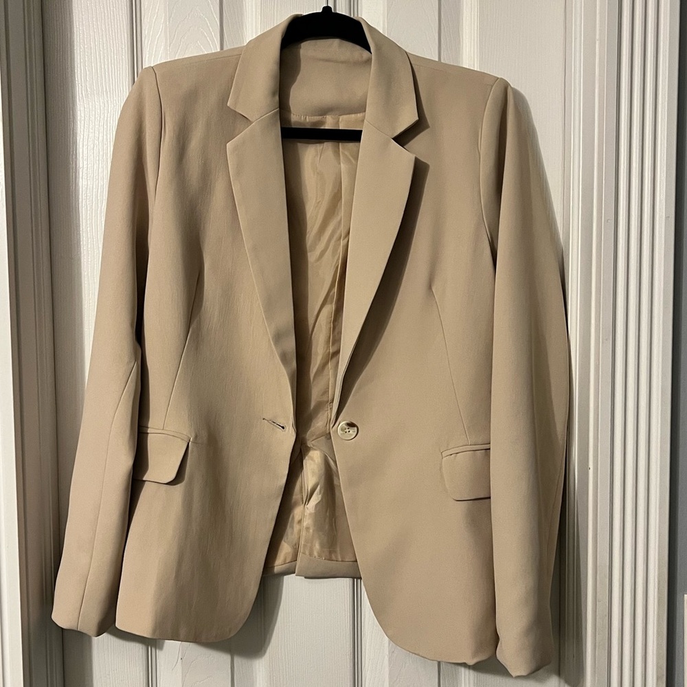 Cream/Ivory Blazer Size Medium